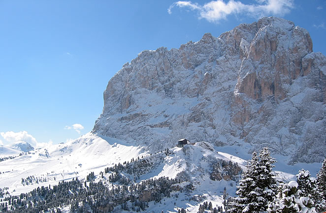 View from Ciampinoi (Sellaronda) to Piz Sella and Sassolungo in winter